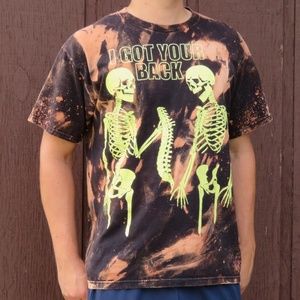 Halloween Skeletons Bleach Tee sz L